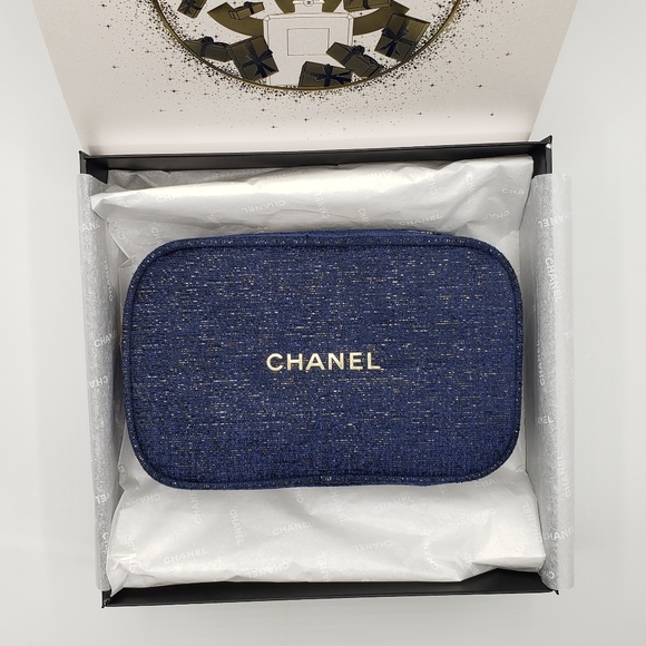 Authentic Chanel Cosmetic Bag Blue Gold Gift Box - Picture 4 of 15